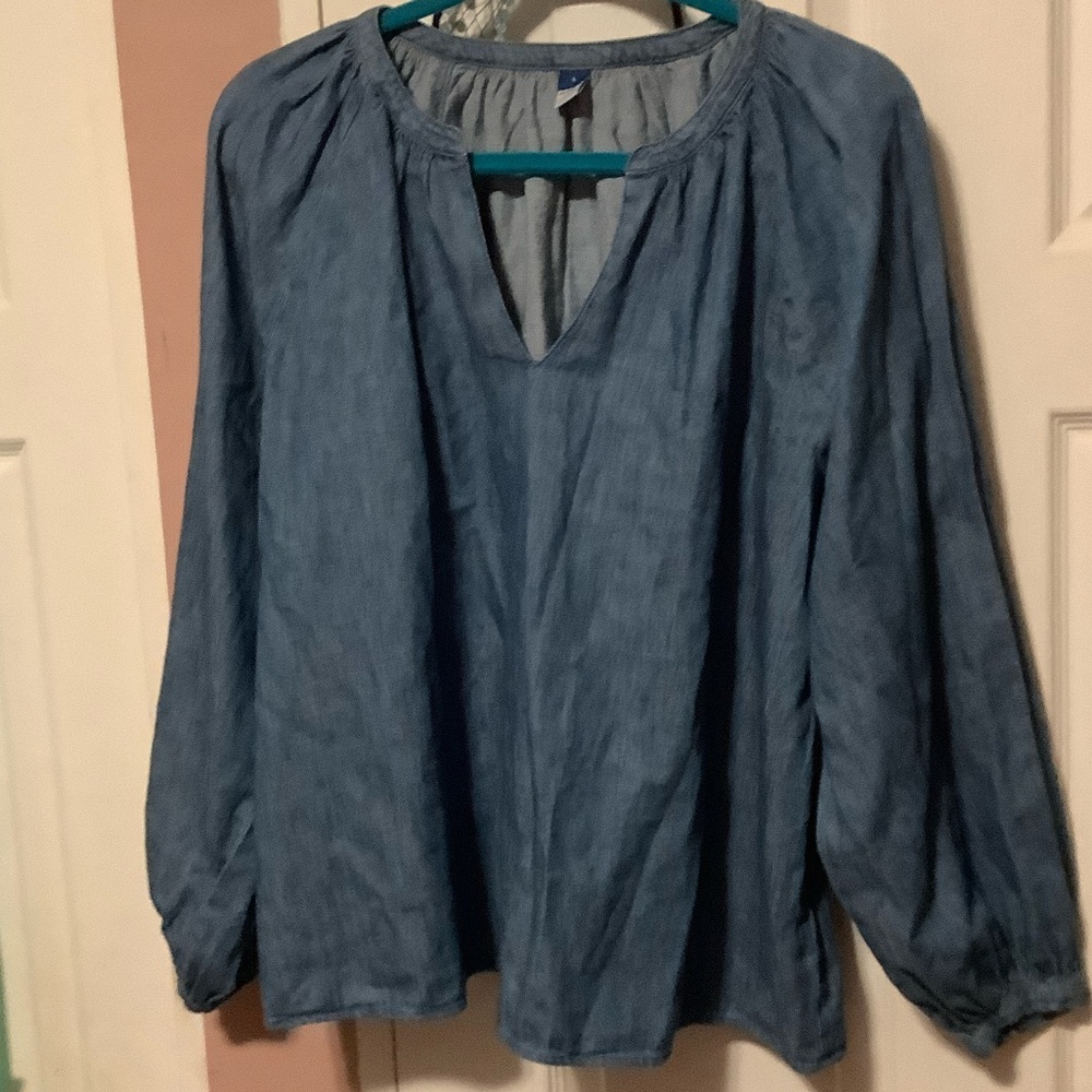 Old Navy Denim Blue Blouse Chambray NWT new v neck Top